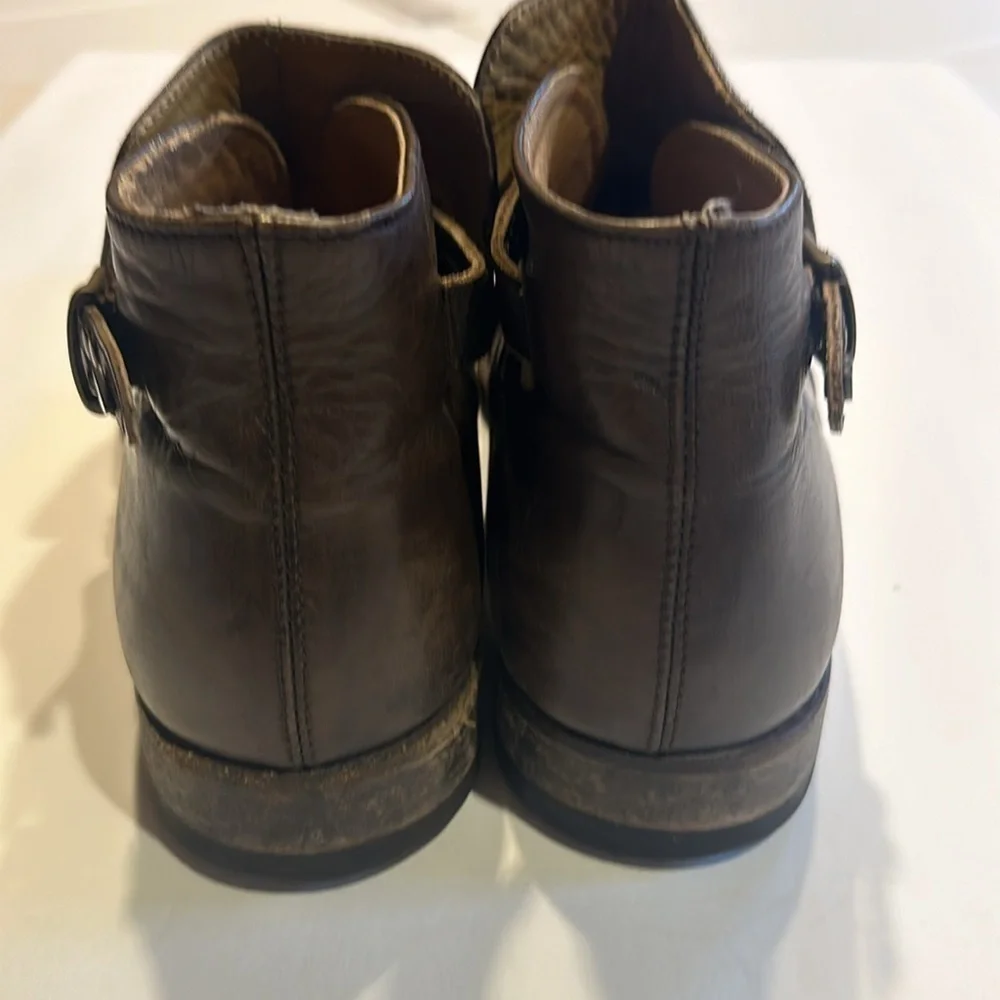 Hollywood Trading Co HTC brown leather ankle boots w side adjust buckle Italian